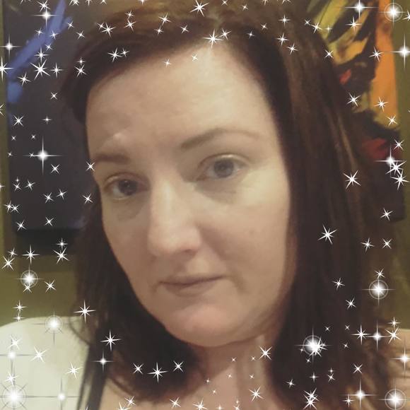 Meet your Posher, Laura - Picture 1 of 2